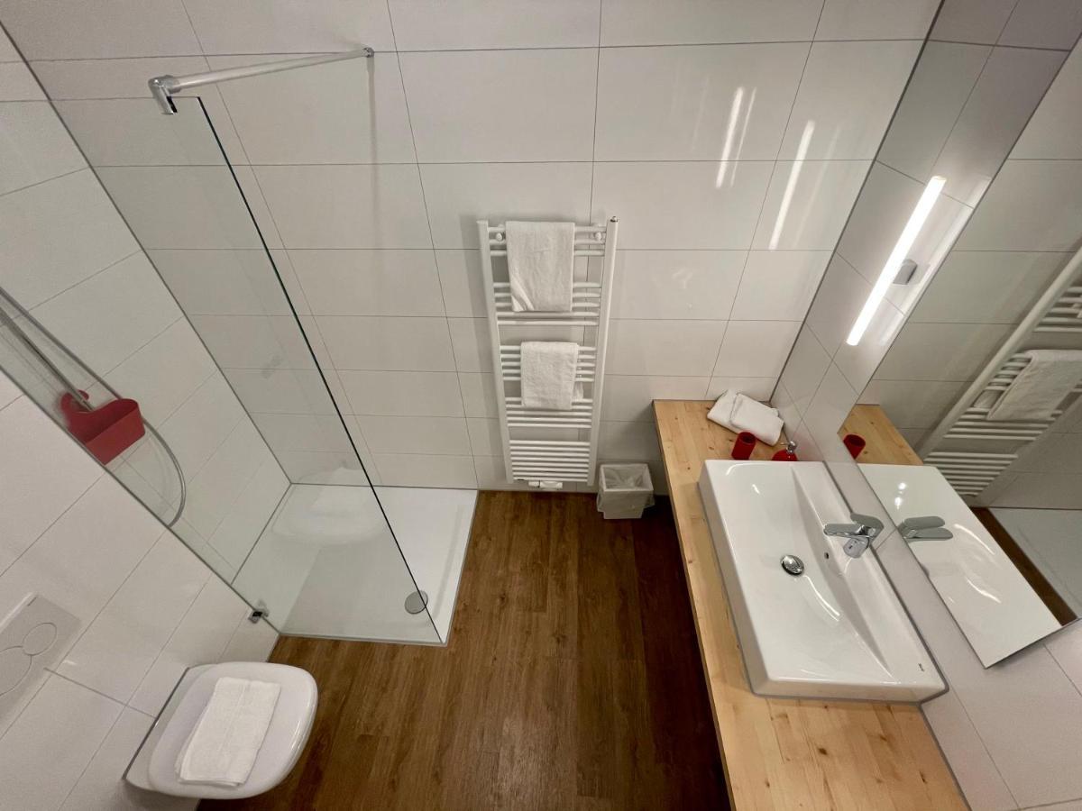 פרייבורג Busses Guesthouse מראה חיצוני תמונה