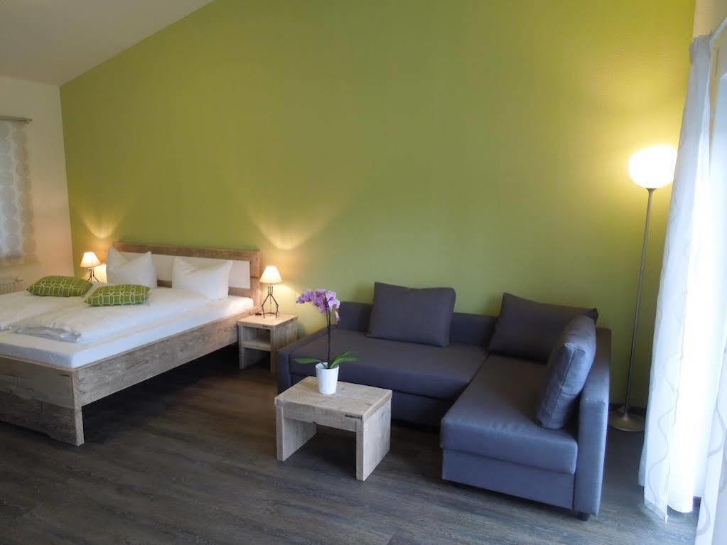 פרייבורג Busses Guesthouse מראה חיצוני תמונה