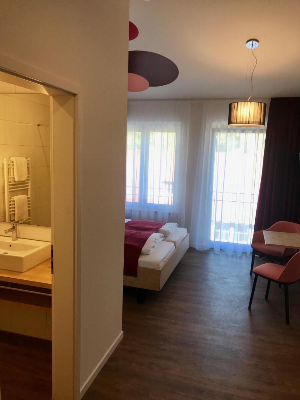 פרייבורג Busses Guesthouse מראה חיצוני תמונה